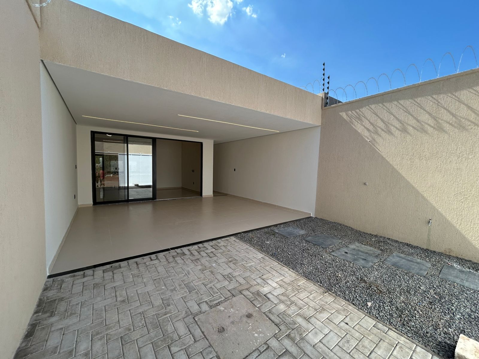 WhatsApp Image 2025-11-04 at 13.58.09 (2)