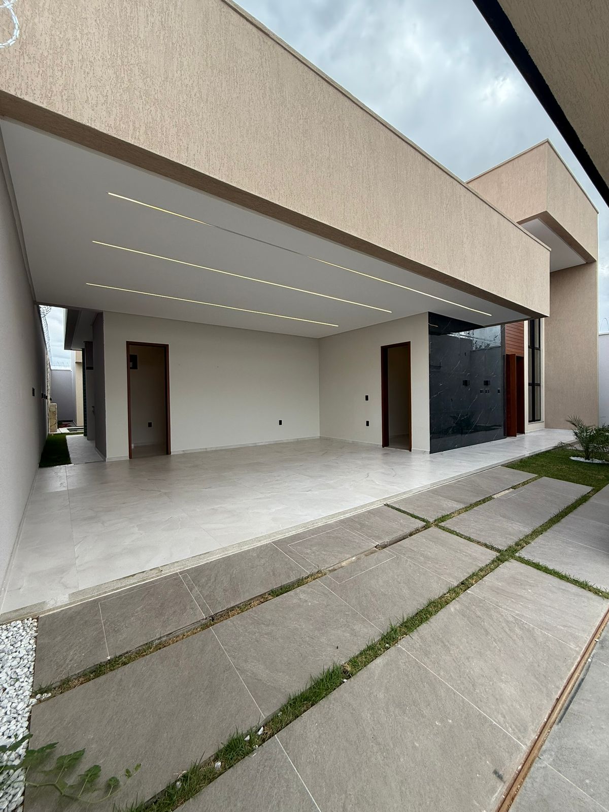 WhatsApp Image 2025-12-05 at 16.06.55 (1)