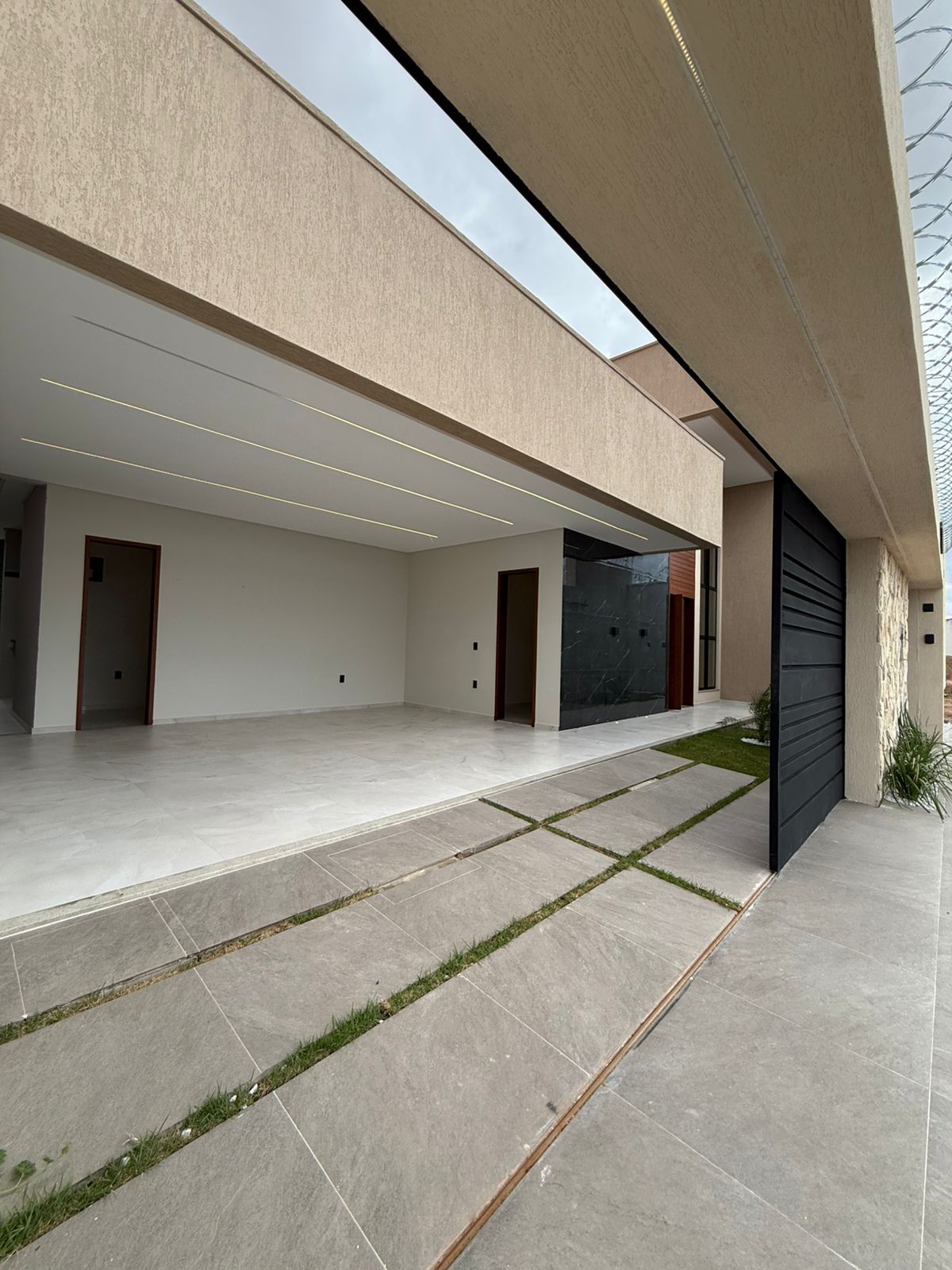 WhatsApp Image 2025-12-05 at 16.06.57 (1)