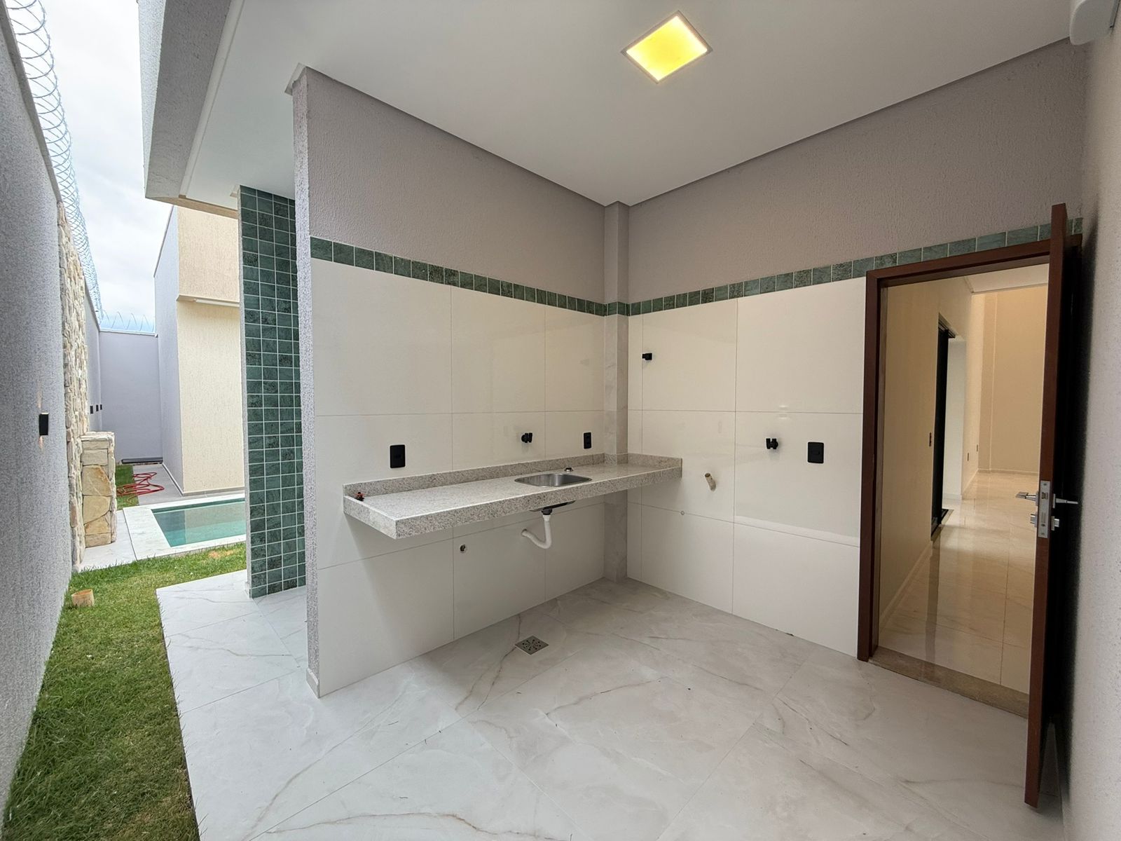 WhatsApp Image 2025-12-05 at 16.06.57 (3)