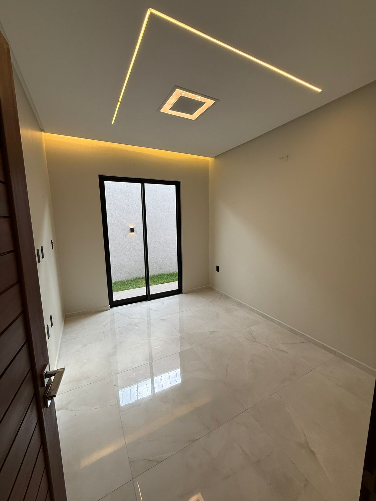 WhatsApp Image 2025-12-05 at 16.06.58 (1)