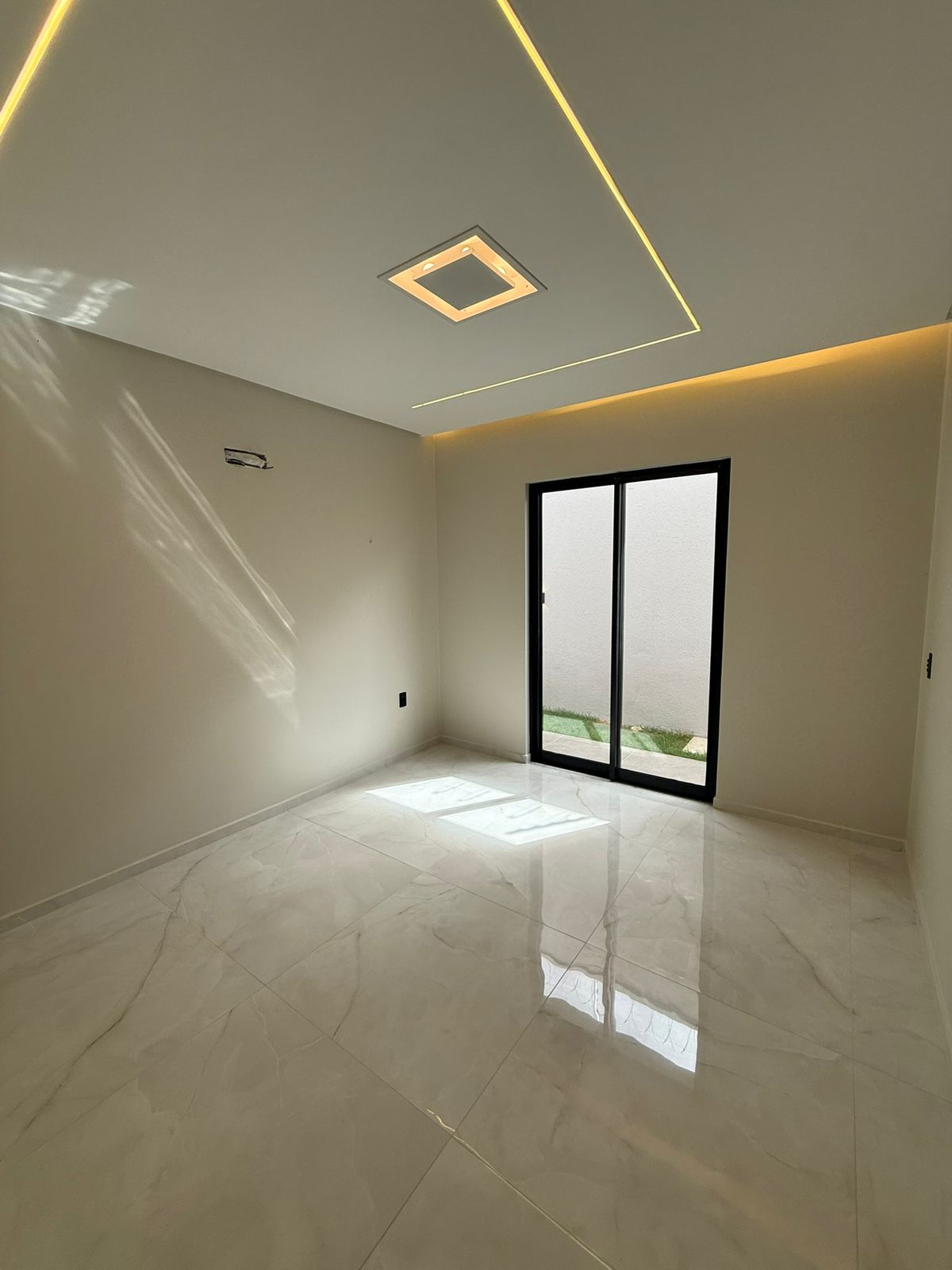 WhatsApp Image 2025-12-05 at 16.06.58 (4)