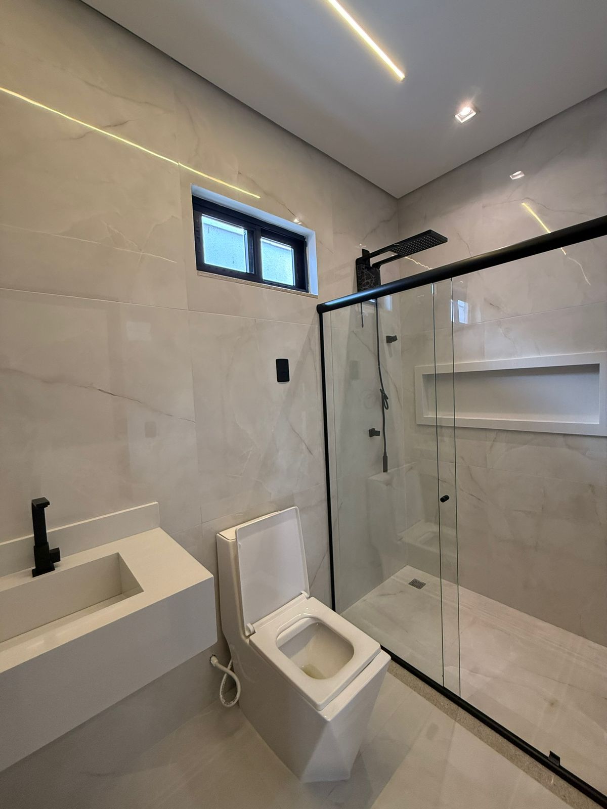 WhatsApp Image 2025-12-05 at 16.07.00