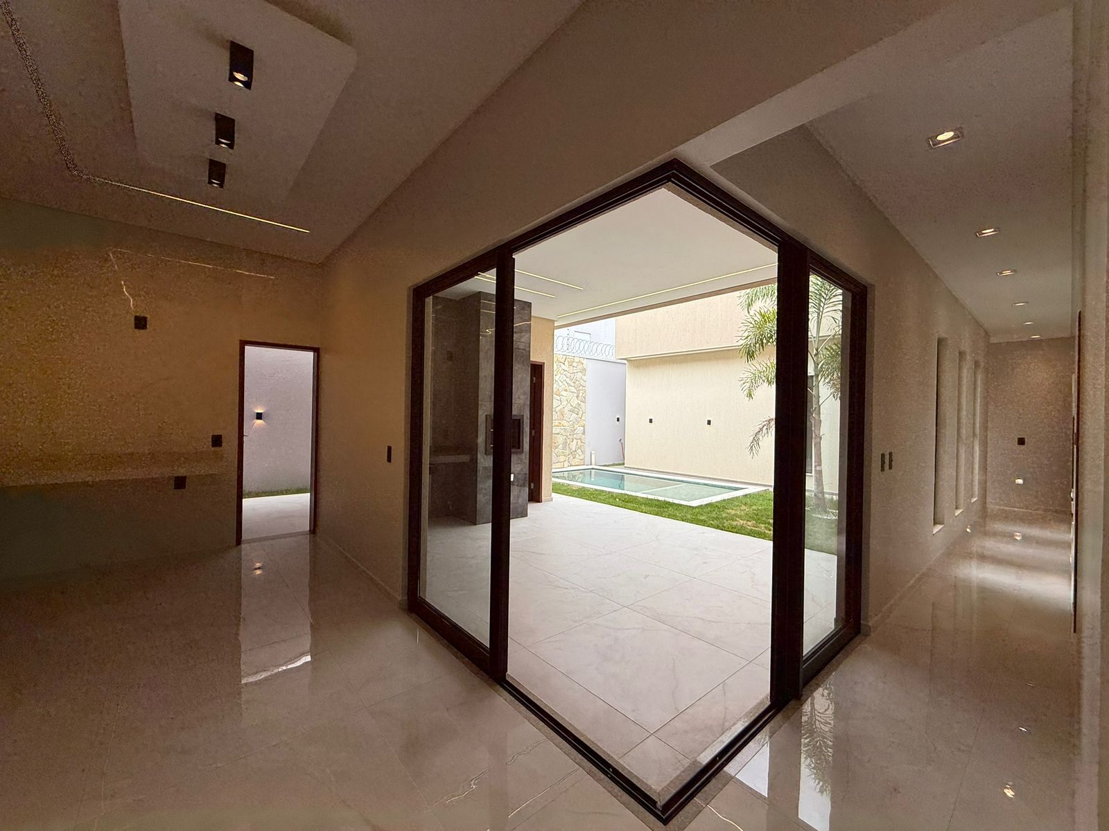 WhatsApp Image 2025-12-05 at 16.07.01 (2)